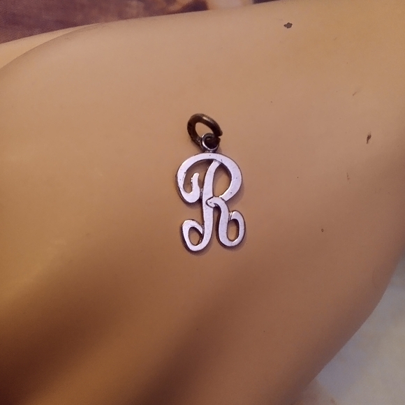 R letter sterling silver charm - Picture 1 of 2